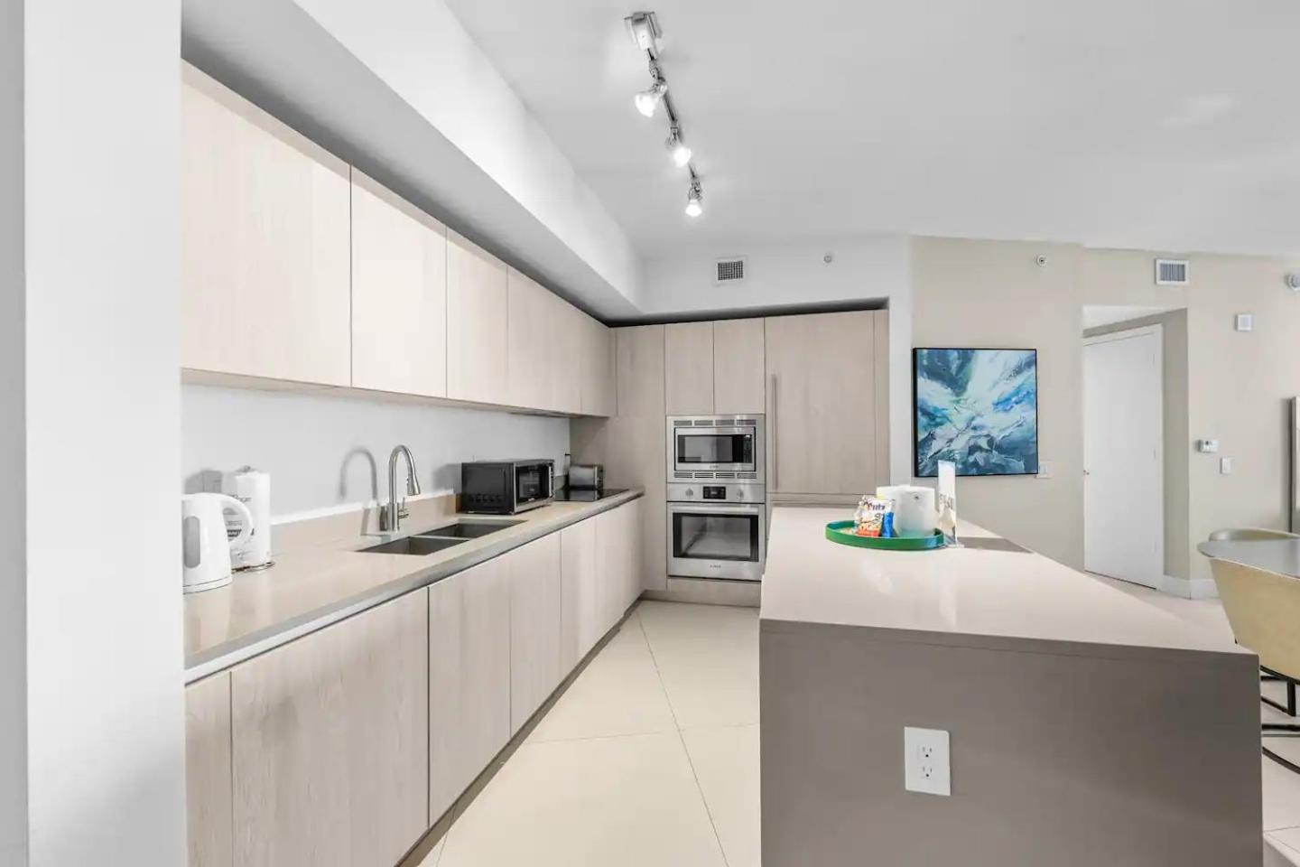 Upscale Comfort And Breathtaking Views At H Hollywood Residences By Zelloo Beverley Beach Exterior photo