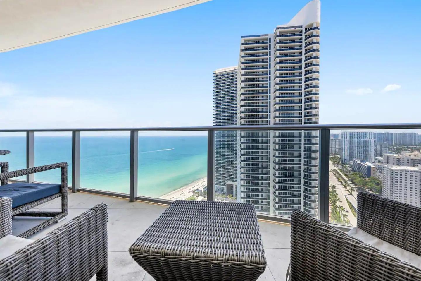 Upscale Comfort And Breathtaking Views At H Hollywood Residences By Zelloo Beverley Beach Exterior photo