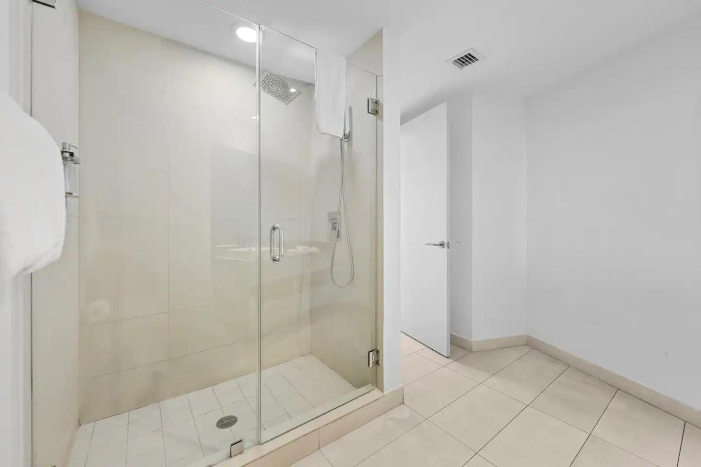 Upscale Comfort And Breathtaking Views At H Hollywood Residences By Zelloo Beverley Beach Exterior photo