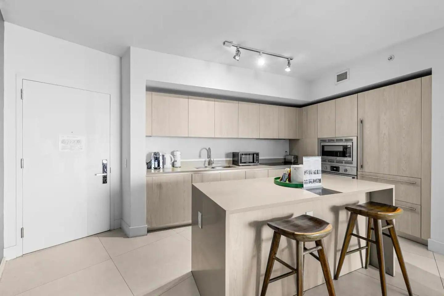 Upscale Comfort And Breathtaking Views At H Hollywood Residences By Zelloo Beverley Beach Exterior photo